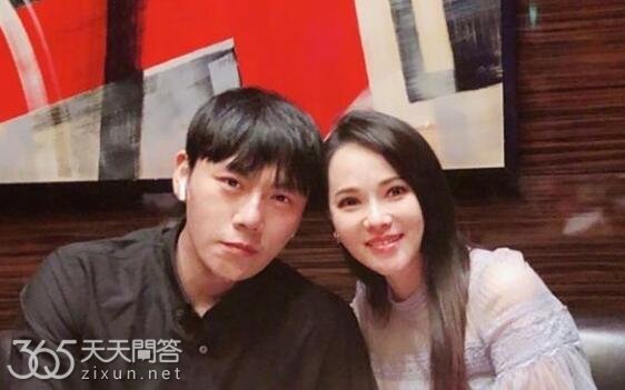 秦昊的老婆伊能静比秦昊大几岁