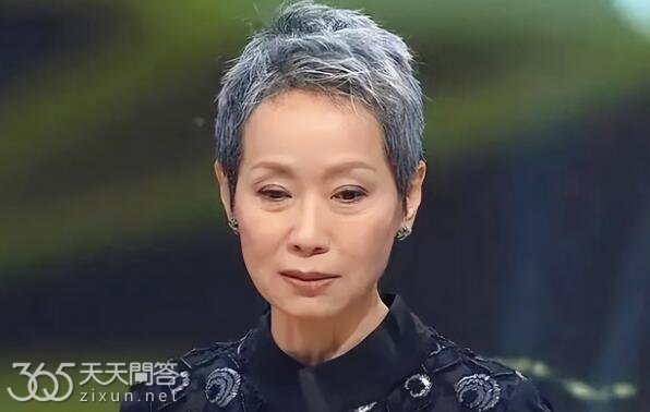 叶童为什么满头白发