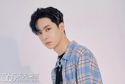 王一博为什么总是板着脸