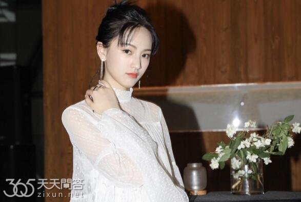 黄灿灿是武大校花吗