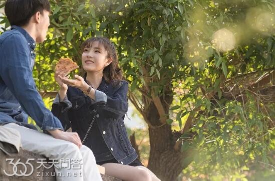 完美先生和差不多小姐高知意喜欢谁