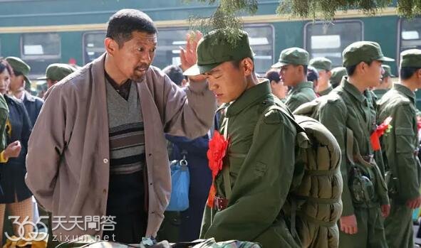 士兵突击许三多父亲谁演的