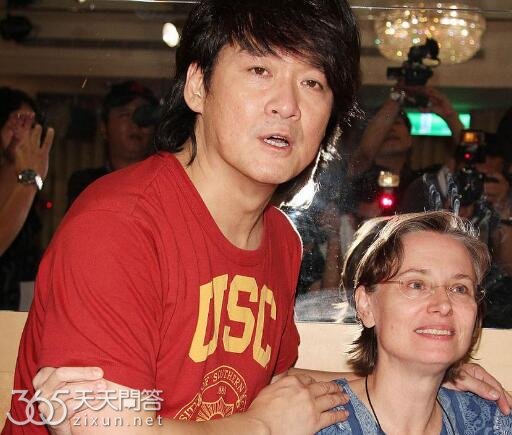 周华健老婆比他大几岁