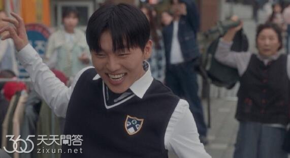 闪亮的西瓜世京和以灿在一起了吗