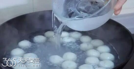 汤圆为什么会浮在水面上