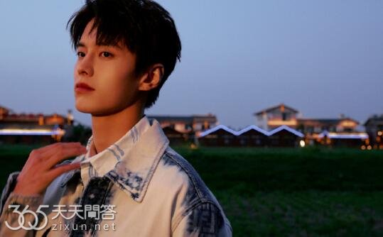 何与哪个大学毕业