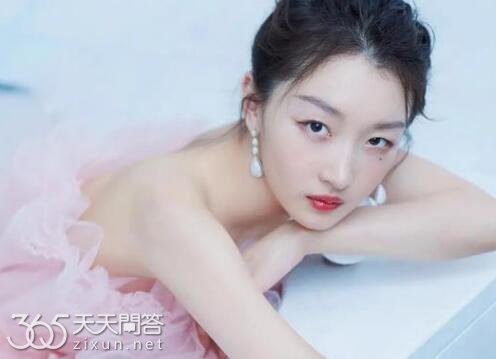 周冬雨是95花吗