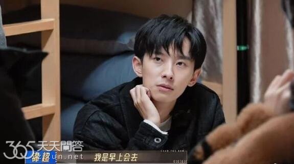 锦超为什么拿红卡