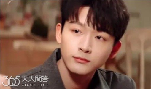 张晚意有双胞胎姐姐吗