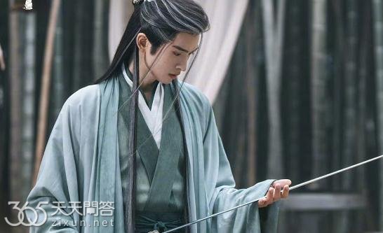 王权弘业和王权霸业是一个人吗
